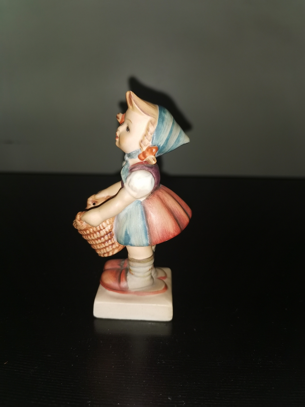 Geobel Hummel Figurine Little Helper #73 TMK-3, 4.5" Tall, W-Germany - Picture 4 of 7